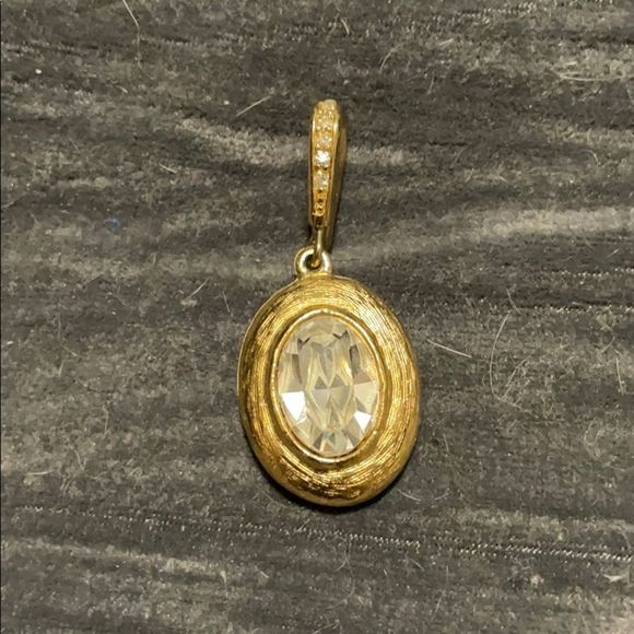 Vintage gold oval pendant, crystal 💎 center stone - Picture 2 of 16
